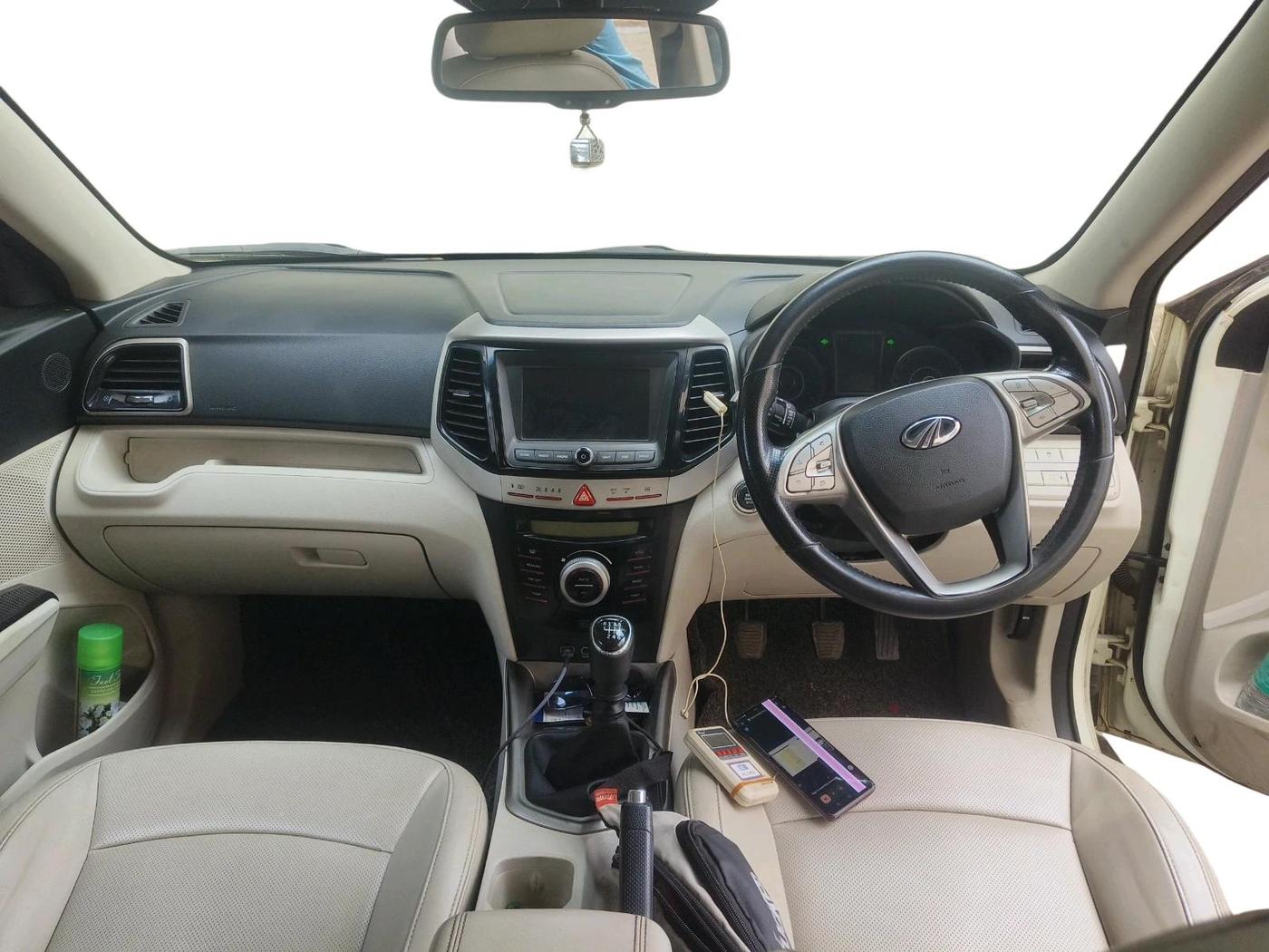 2019 Mahindra XUV300 W8 (O) 1.2 PETROL, Petrol, Manual, 1,26,424 km, interior