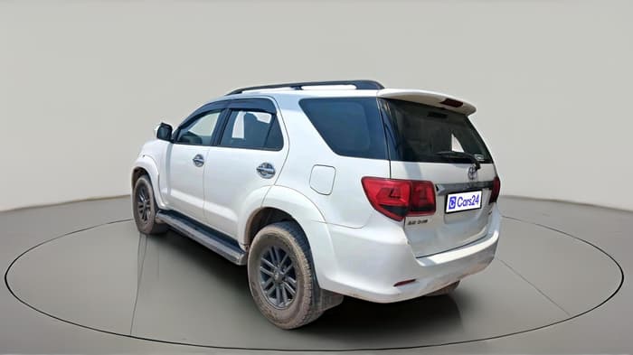 2015 Toyota Fortuner 3.0 4X2 AT, Diesel, Automatic, 82,321 km, exterior