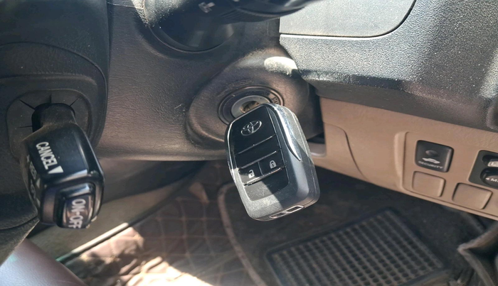 2015 Toyota Fortuner 3.0 4X2 AT, Diesel, Automatic, 82,321 km, interior