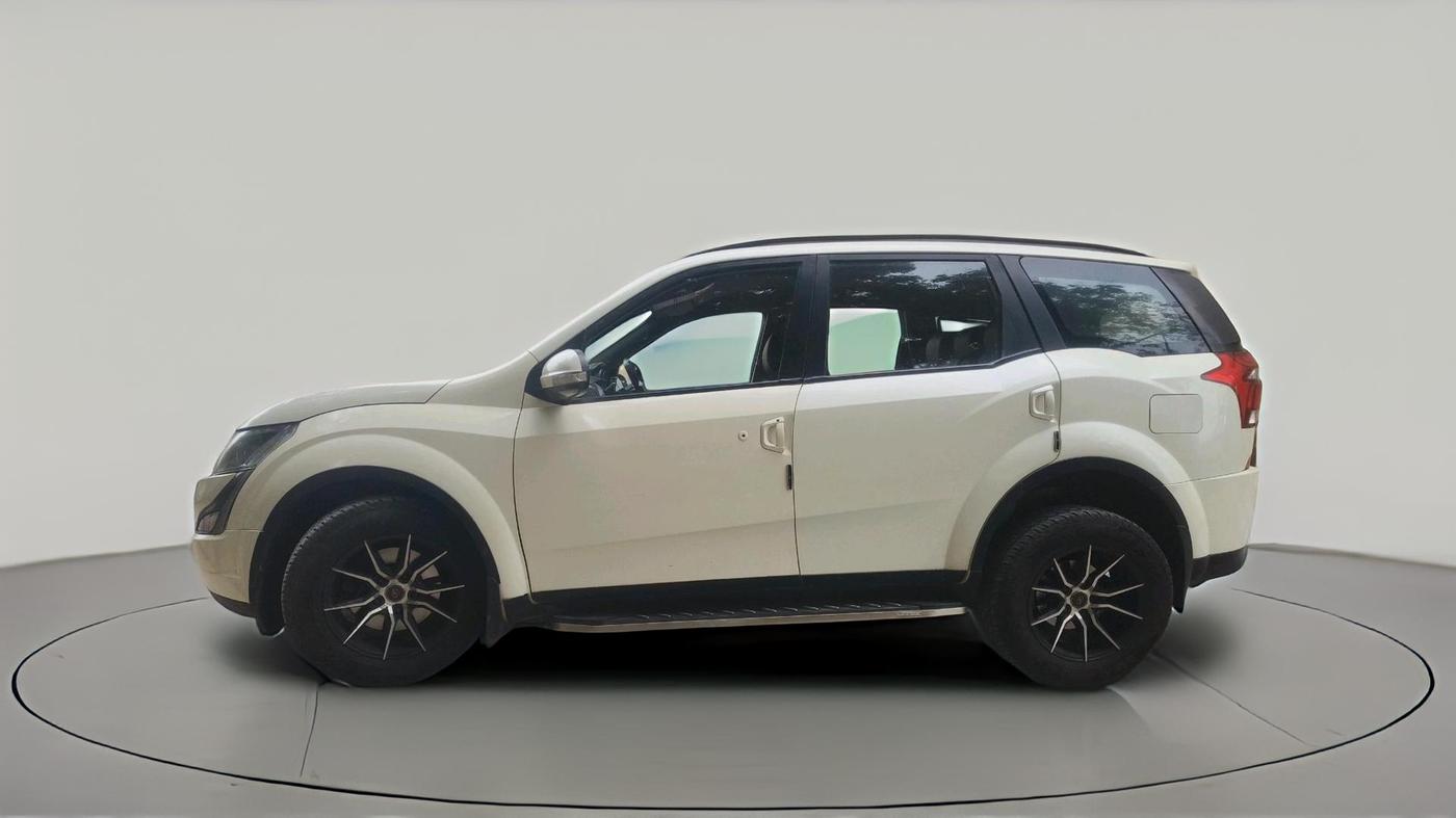 2021 Mahindra XUV500 W7, Diesel, Manual, 1,29,044 km, exterior