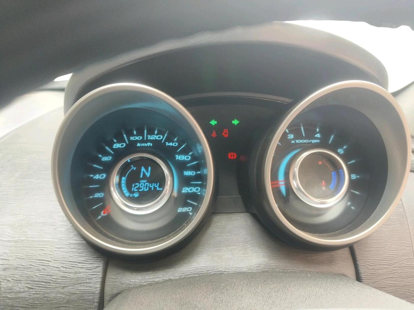 2021 Mahindra XUV500 W7, Diesel, Manual, 1,29,044 km, interior