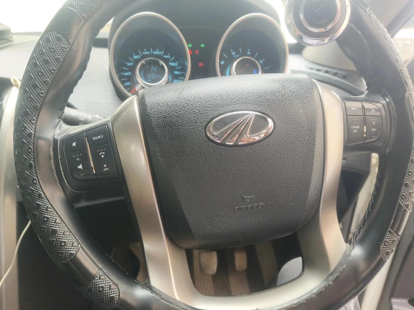 2021 Mahindra XUV500 W7, Diesel, Manual, 1,29,044 km, interior