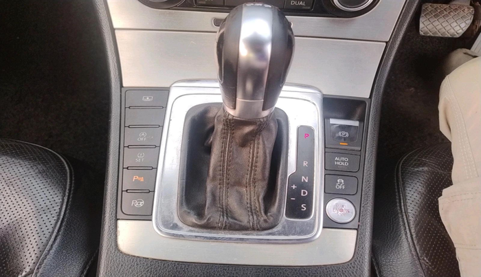 2011 Volkswagen Passat HIGHLINE DSG, Diesel, Automatic, 1,09,271 km, interior