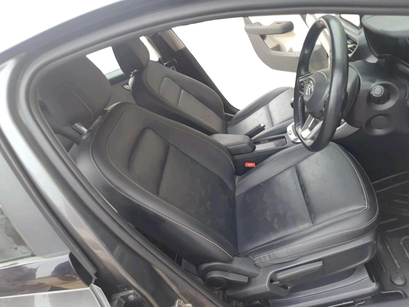 2022 Tata ALTROZ XZ PLUS PETROL, Petrol, Manual, 32,086 km, interior