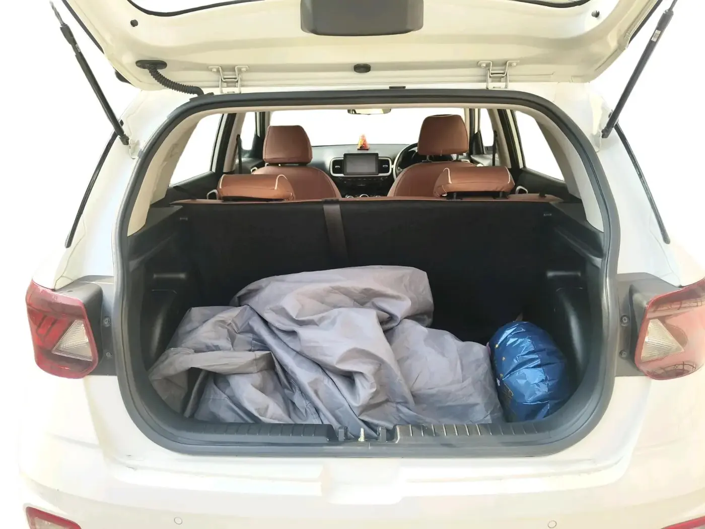2022 Hyundai VENUE S+ 1.2, Petrol, Manual, 33,812 km, exterior