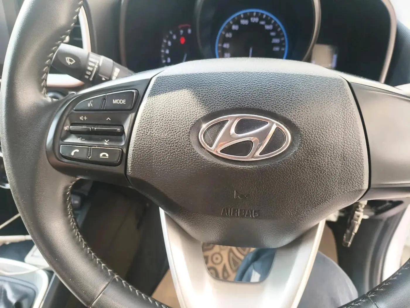 2022 Hyundai VENUE S+ 1.2, Petrol, Manual, 33,812 km, interior