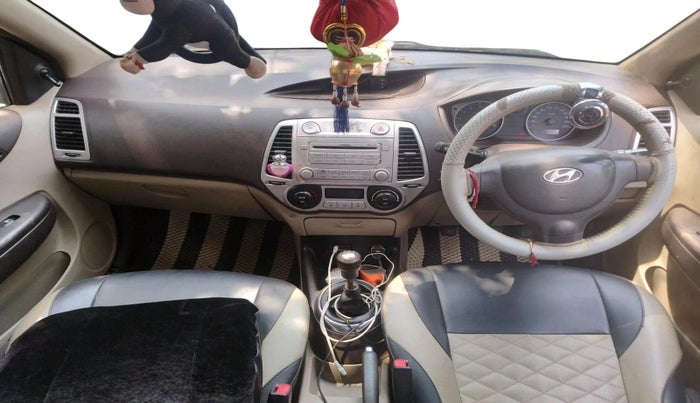 2011 Hyundai i20 MAGNA 1.2, Petrol, Manual, 1,01,605 km, interior