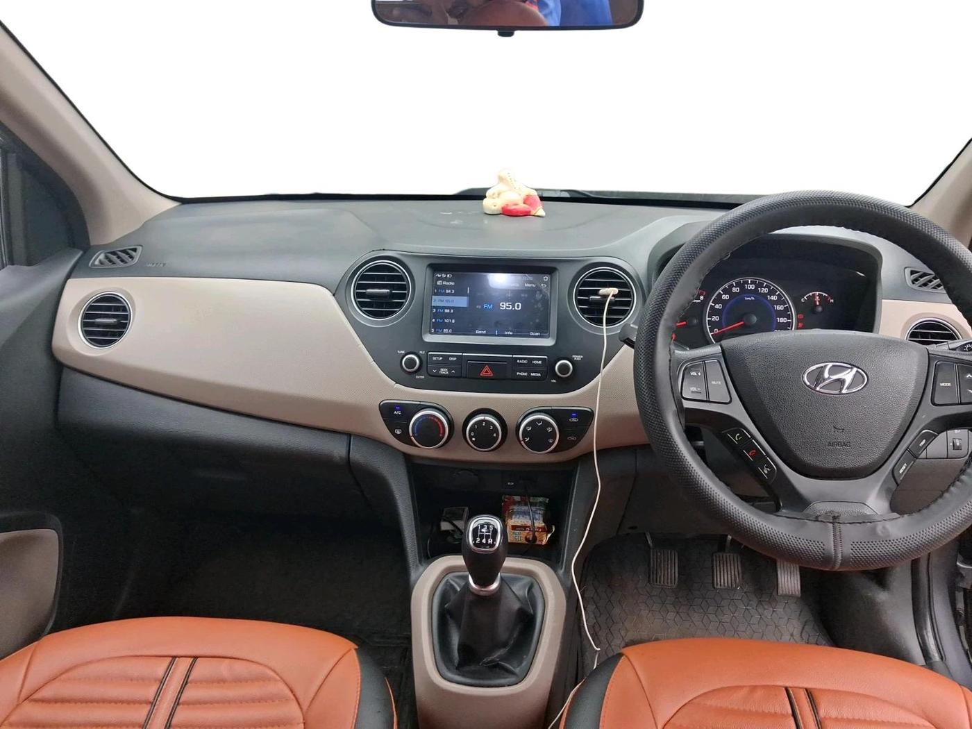 2019 Hyundai Grand i10 SPORTZ 1.2 KAPPA VTVT, Petrol, Manual, 42,597 km, interior