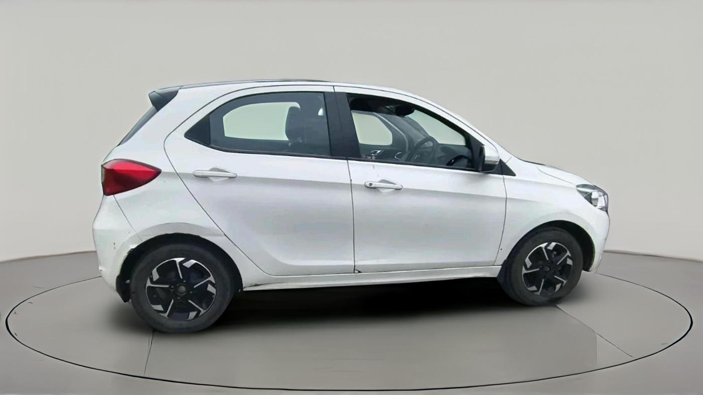 2018 Tata Tiago XZ PETROL, Petrol, Manual, 43,852 km, exterior