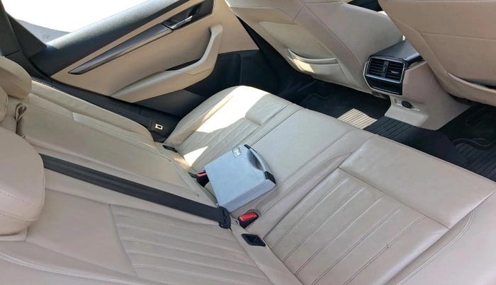 2020 Skoda Karoq STYLE 1.5 TSI AT, Petrol, Automatic, 82,584 km, interior