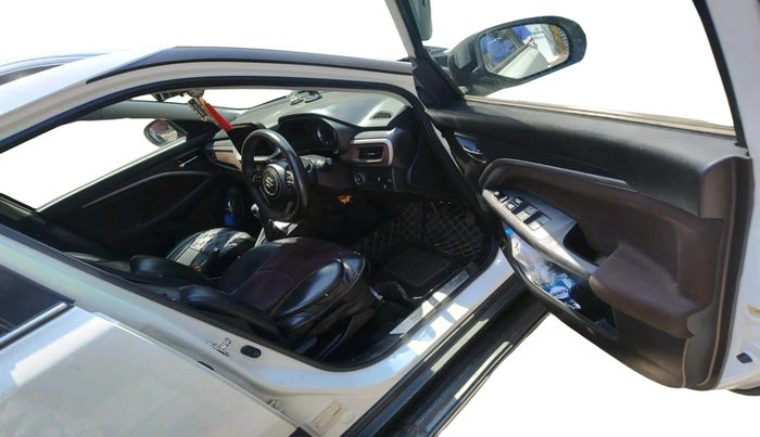 2023 Maruti BREZZA ZXI AT SMART HYBRID, Petrol, Automatic, 34,078 km, interior