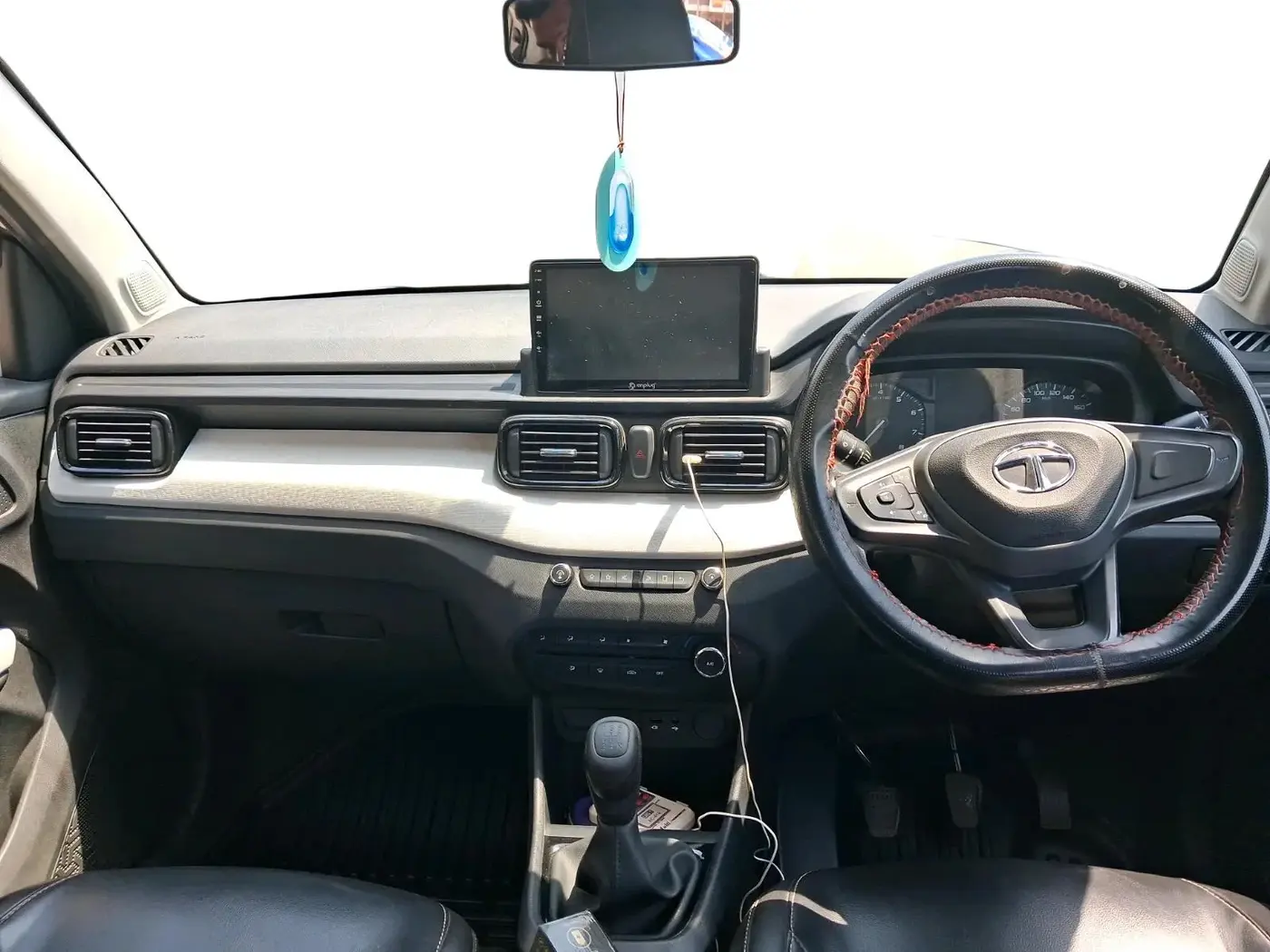 2022 Tata PUNCH PURE MT, Petrol, Manual, 49,706 km, interior