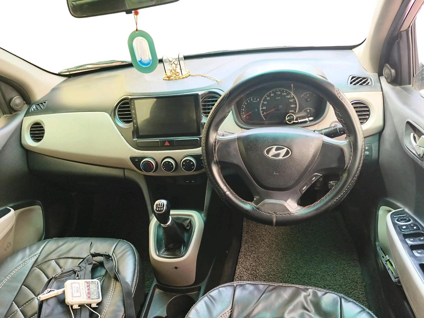 2014 Hyundai Grand i10 SPORTZ 1.2 KAPPA VTVT, Petrol, Manual, 1,03,362 km, interior