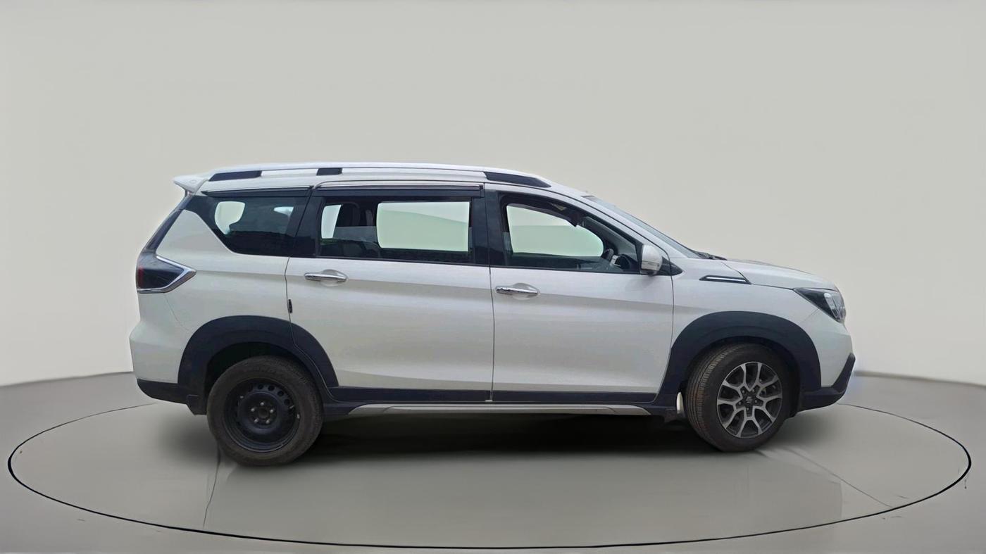 2022 Maruti XL6 ALPHA PLUS MT, Petrol, Manual, 1,27,723 km, exterior