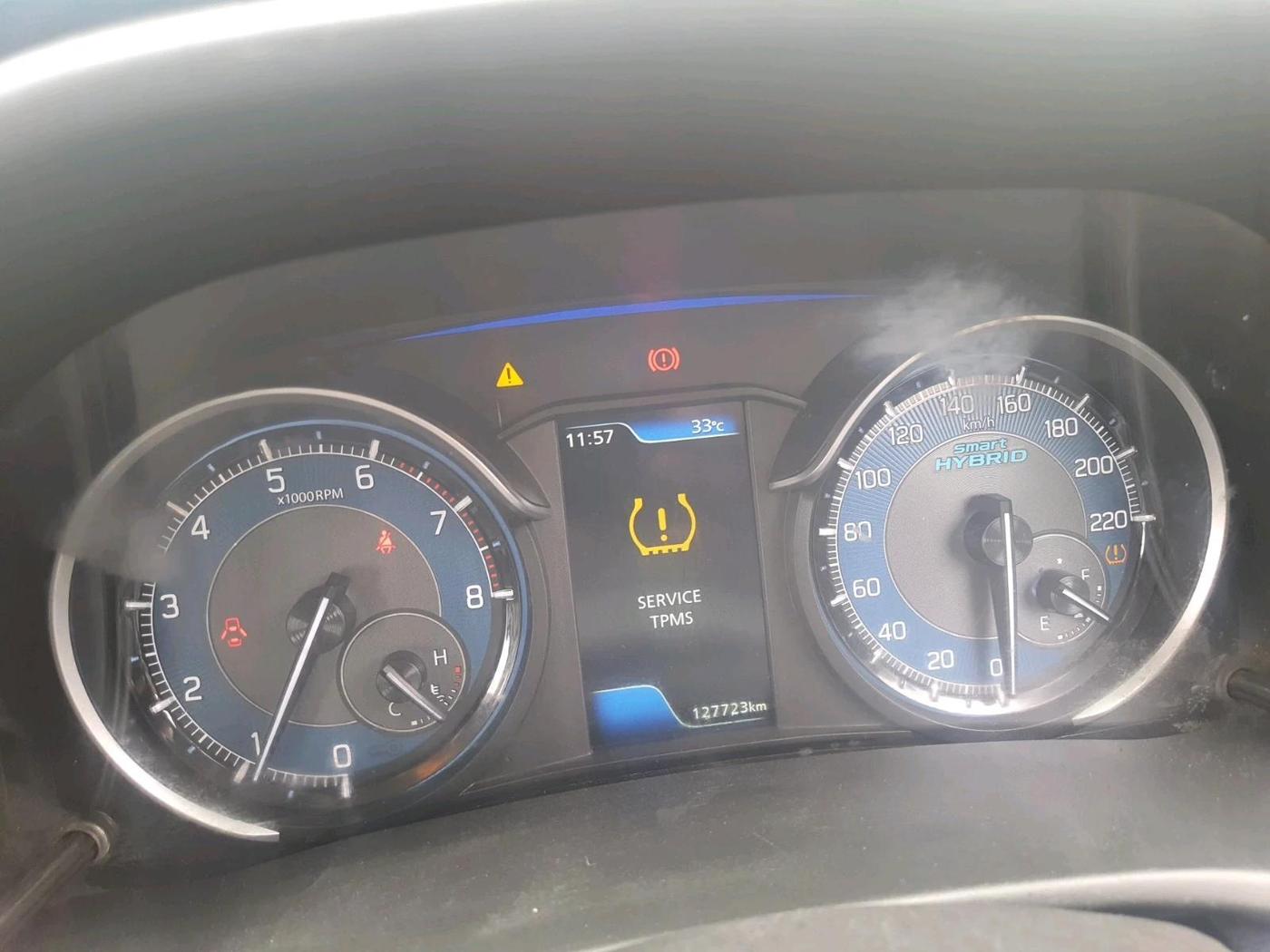 2022 Maruti XL6 ALPHA PLUS MT, Petrol, Manual, 1,27,723 km, interior