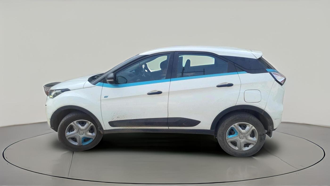 2022 Tata NEXON EV XM, Electric, Automatic, 1,41,599 km, exterior