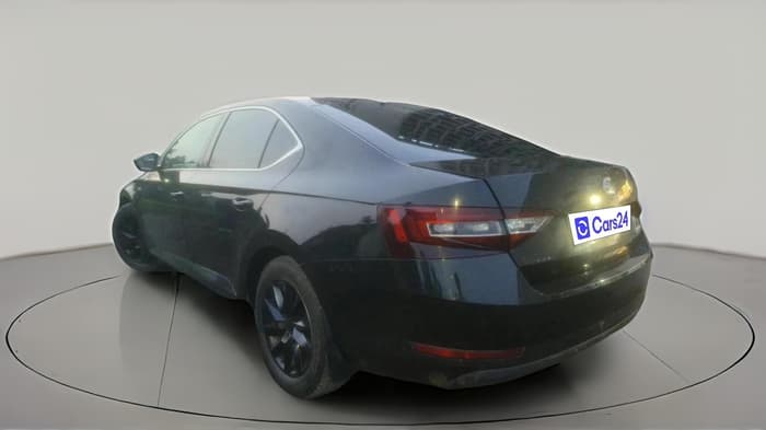 2016 Skoda Superb L&K 2.0 TDI AT, Diesel, Automatic, 83,026 km, exterior