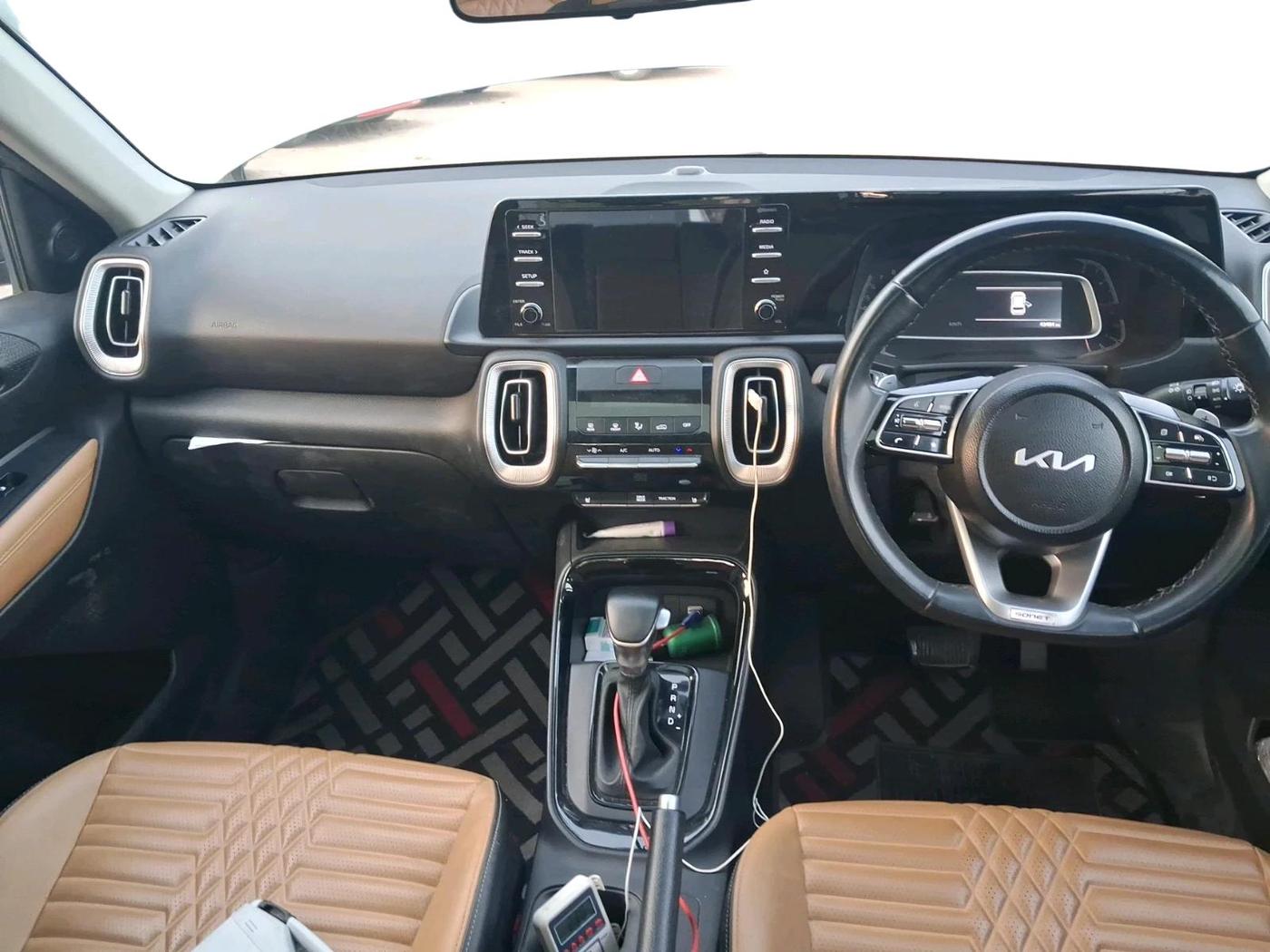 2024 KIA SONET 	 HTX 1.0 TURBO DCT, Petrol, Automatic, 43,484 km, interior