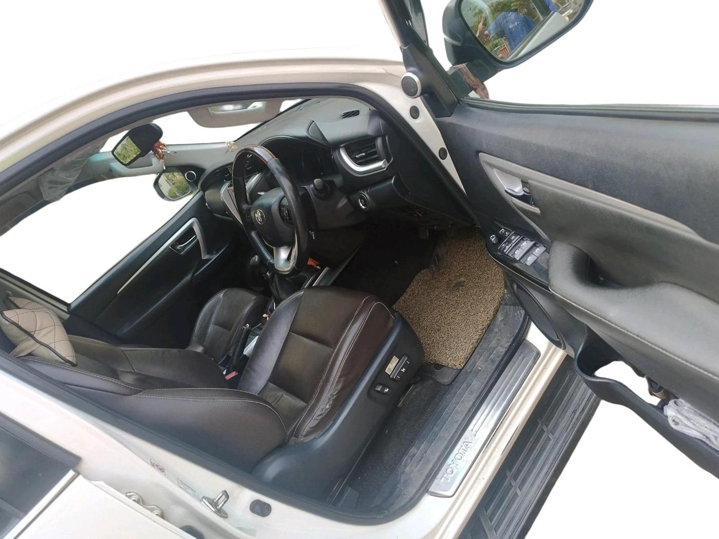 2020 Toyota Fortuner 2.8 4X2 MT, Diesel, Manual, 1,52,545 km, interior