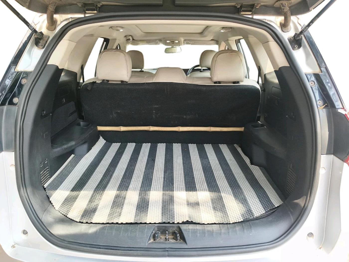 2022 Mahindra XUV700 AX 5 P AT 5 STR, Petrol, Automatic, 86,077 km, exterior