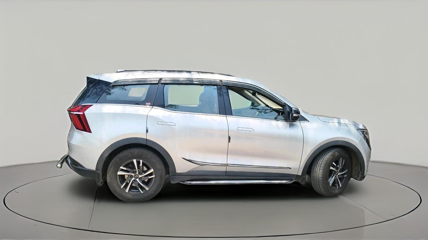 2022 Mahindra XUV700 AX 5 P AT 5 STR, Petrol, Automatic, 86,077 km, exterior
