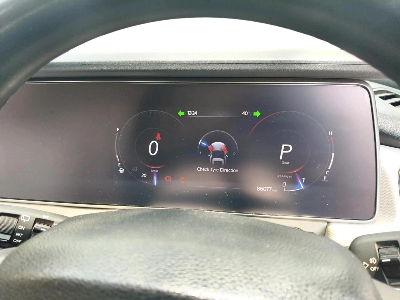 2022 Mahindra XUV700 AX 5 P AT 5 STR, Petrol, Automatic, 86,077 km, interior