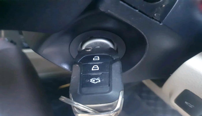 2017 Ford Endeavour TITANIUM 3.2 4X4 AT, Diesel, Automatic, 2,95,951 km, interior