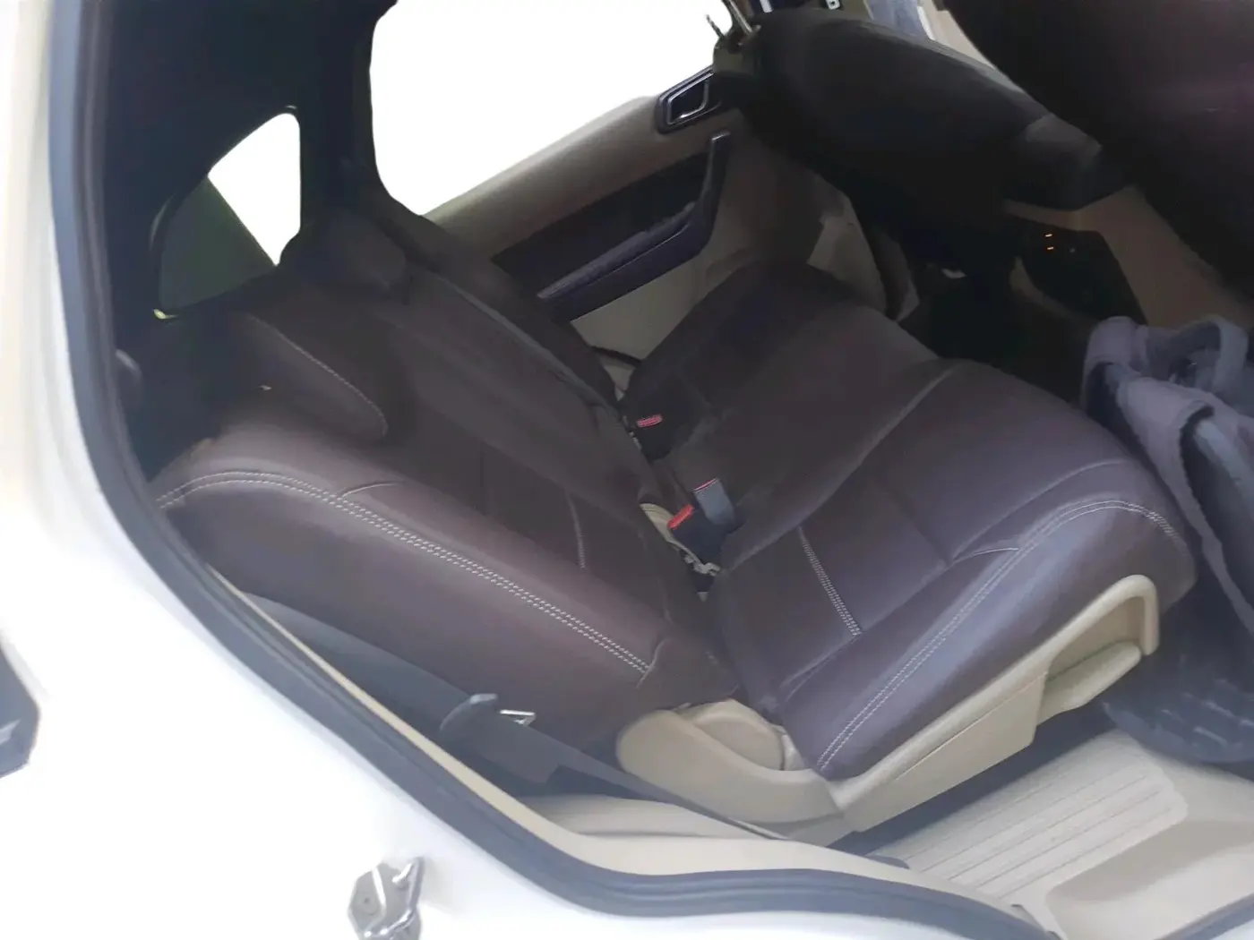 2017 Ford Endeavour TITANIUM 3.2 4X4 AT, Diesel, Automatic, 2,95,951 km, interior