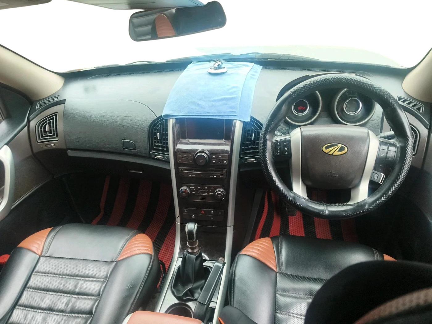 2014 Mahindra XUV500 W8, Diesel, Manual, 1,72,195 km, interior