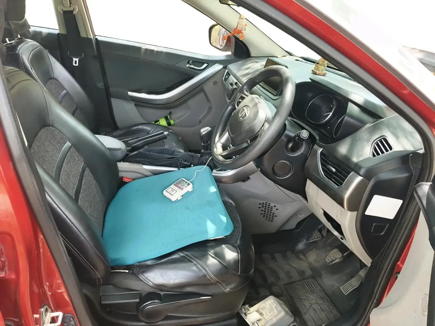 2017 Tata NEXON XZ PLUS DIESEL, Diesel, Manual, 1,67,172 km, interior