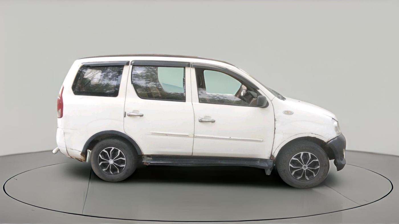2013 Mahindra Xylo D4, Diesel, Manual, 3,14,858 km, exterior