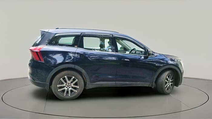 2021 Mahindra XUV700 AX 7 LUXURY P AT 7 STR, Petrol, Automatic, 1,01,298 km, exterior