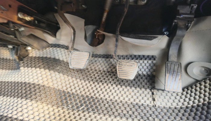 2016 Mahindra Kuv100 K6 6 STR, Petrol, Manual, 74,976 km, interior