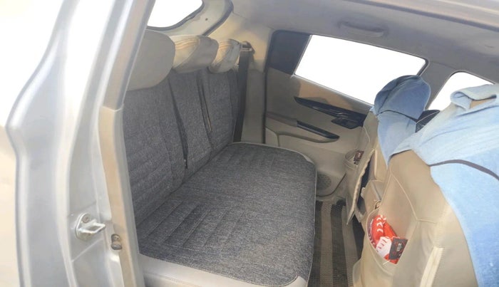 2016 Mahindra Kuv100 K6 6 STR, Petrol, Manual, 74,976 km, interior