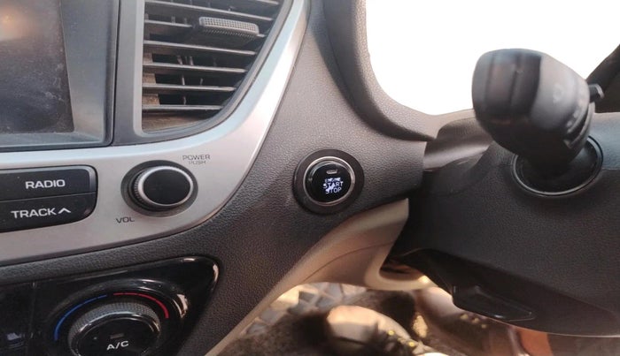 2018 Hyundai Verna 1.6 VTVT SX O, Petrol, Manual, 1,40,745 km, interior