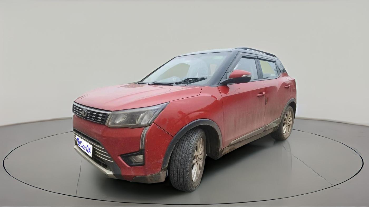 2020 Mahindra XUV300 W8 1.2 PETROL, Petrol, Manual, 1,13,893 km, exterior