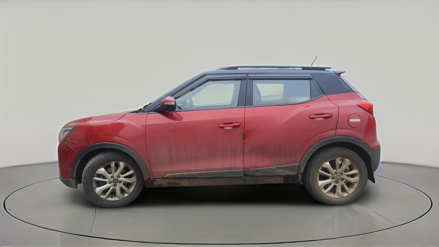 2020 Mahindra XUV300 W8 1.2 PETROL, Petrol, Manual, 1,13,893 km, exterior