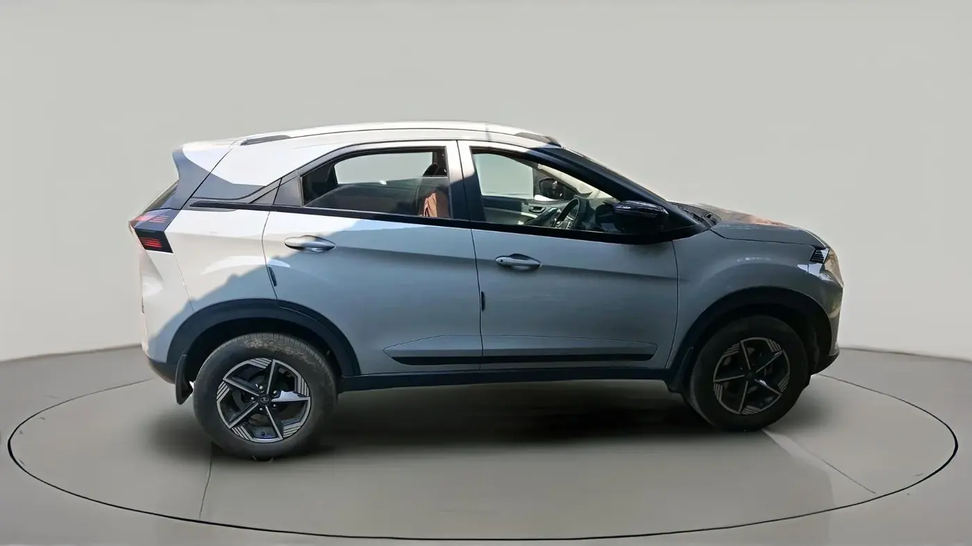 2025 Tata NEXON CREATIVE  AMT 1.2 PETROL, Petrol, Automatic, 7,120 km, exterior