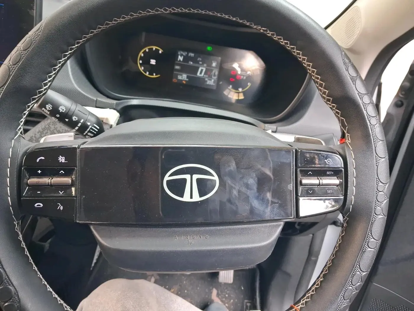 2025 Tata NEXON CREATIVE  AMT 1.2 PETROL, Petrol, Automatic, 7,120 km, interior