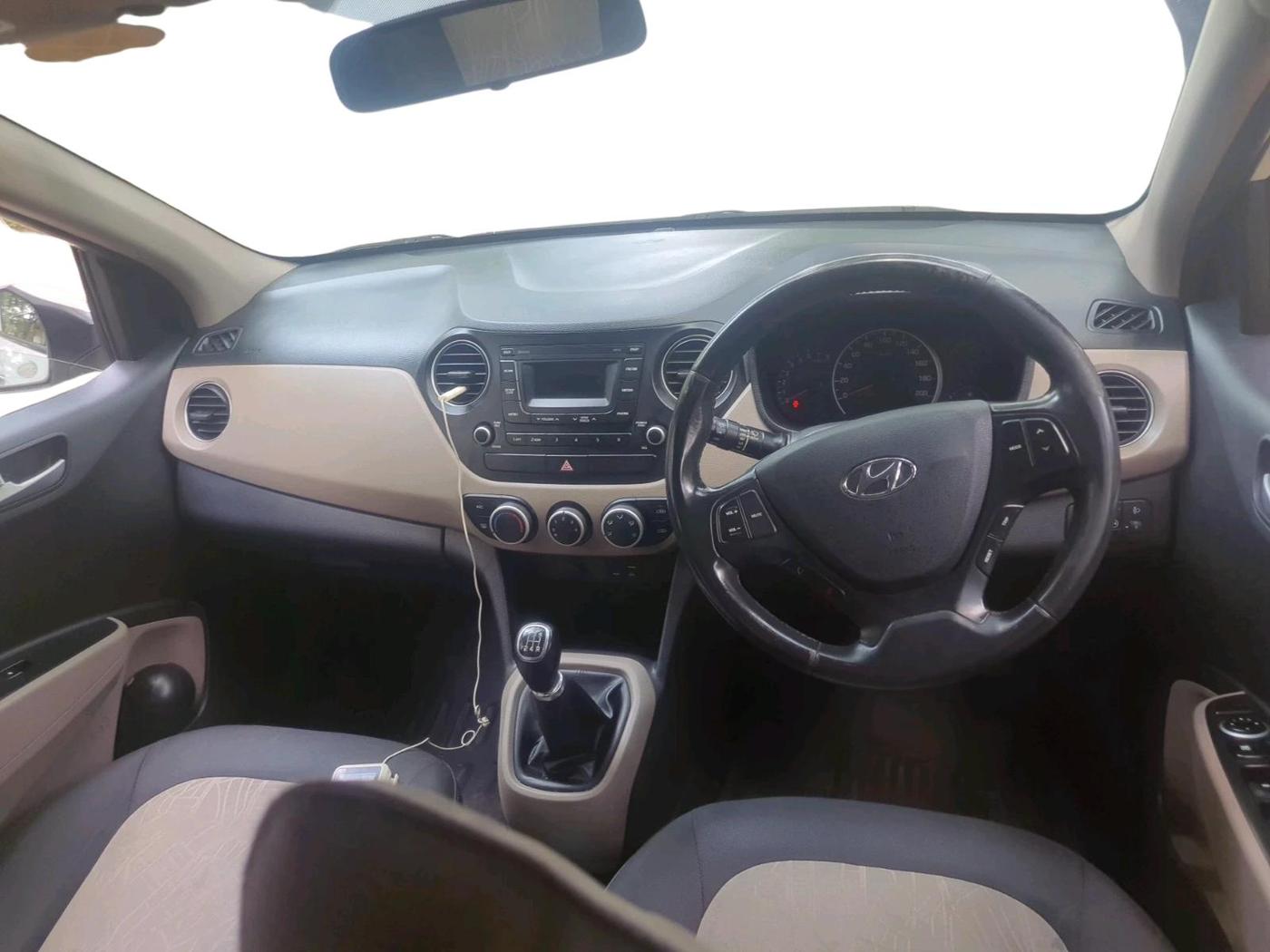 2016 Hyundai Grand i10 ASTA (O) 1.2 KAPPA VTVT, CNG, Manual, 97,511 km, interior