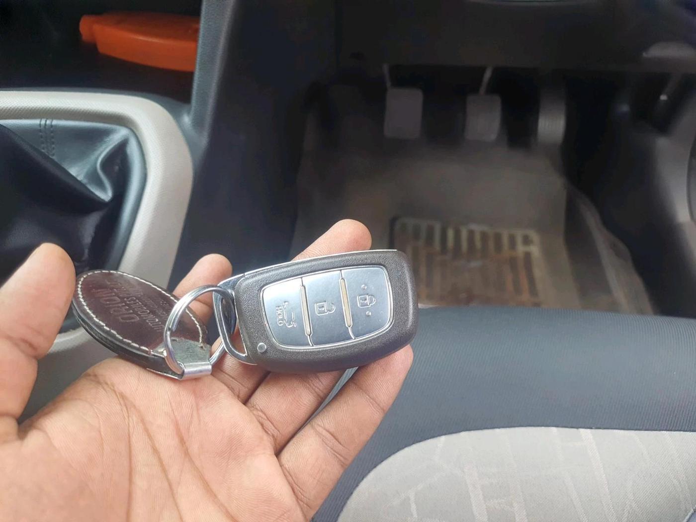 2016 Hyundai Grand i10 ASTA (O) 1.2 KAPPA VTVT, CNG, Manual, 97,511 km, interior