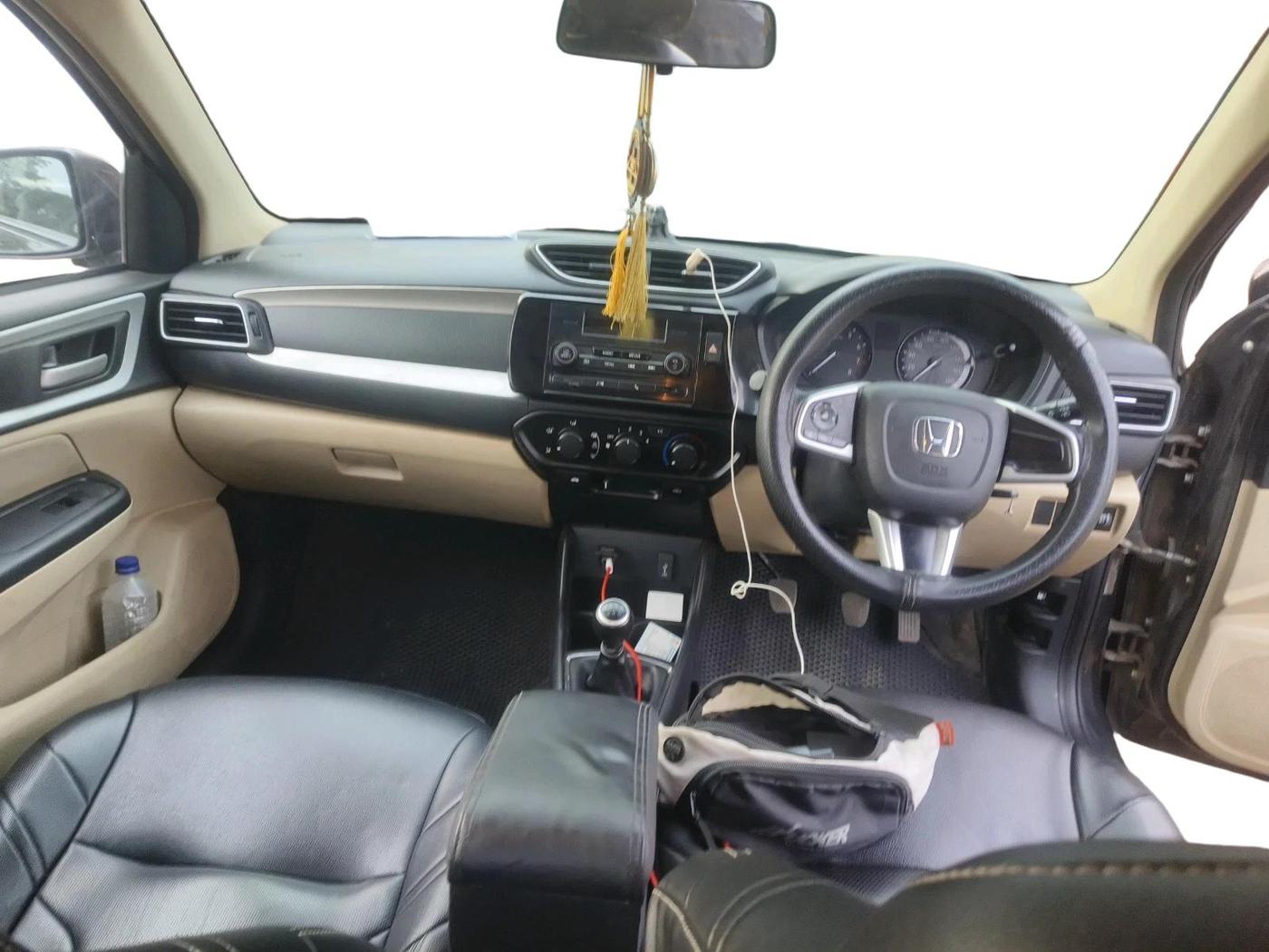 2023 Honda Amaze 1.2L I-VTEC S, Petrol, Manual, 83,135 km, interior