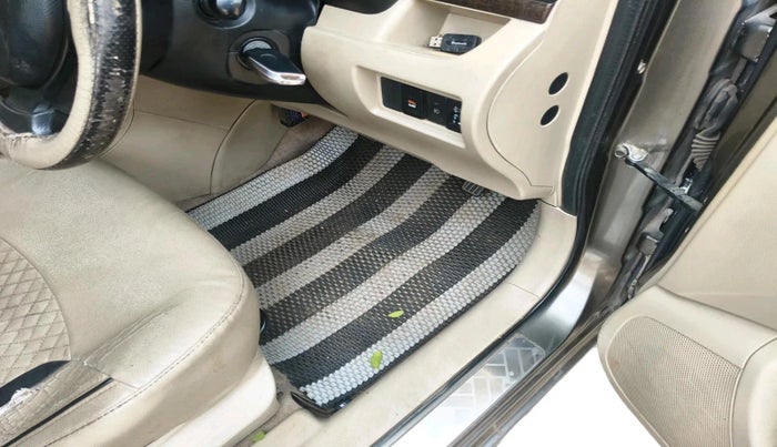 2016 Maruti Swift Dzire VDI ABS, Diesel, Manual, 1,07,008 km, interior