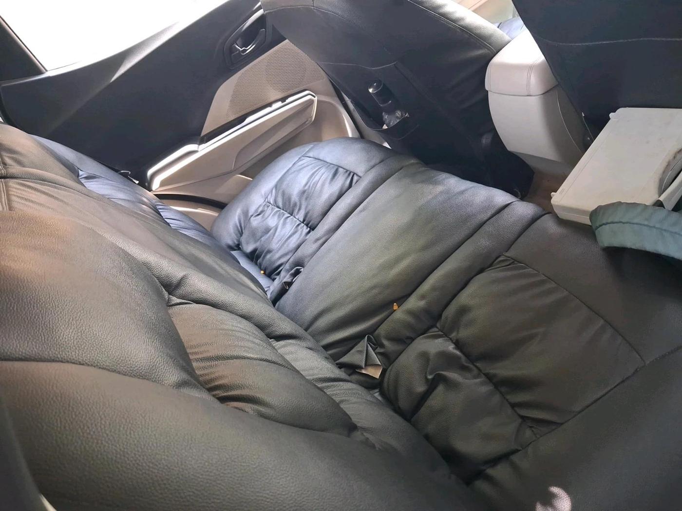 2022 Mahindra XUV300 W6 1.5 DIESEL AMT, Diesel, Automatic, 80,746 km, interior