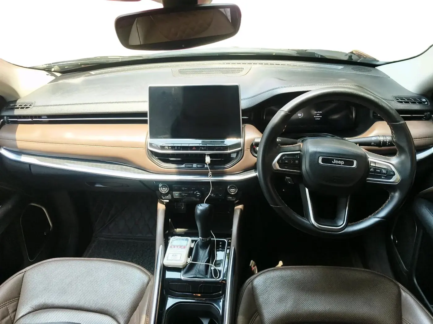 2023 Jeep MERIDIAN LIMITED (O) 4X2 AT, Diesel, Automatic, 19,792 km, interior