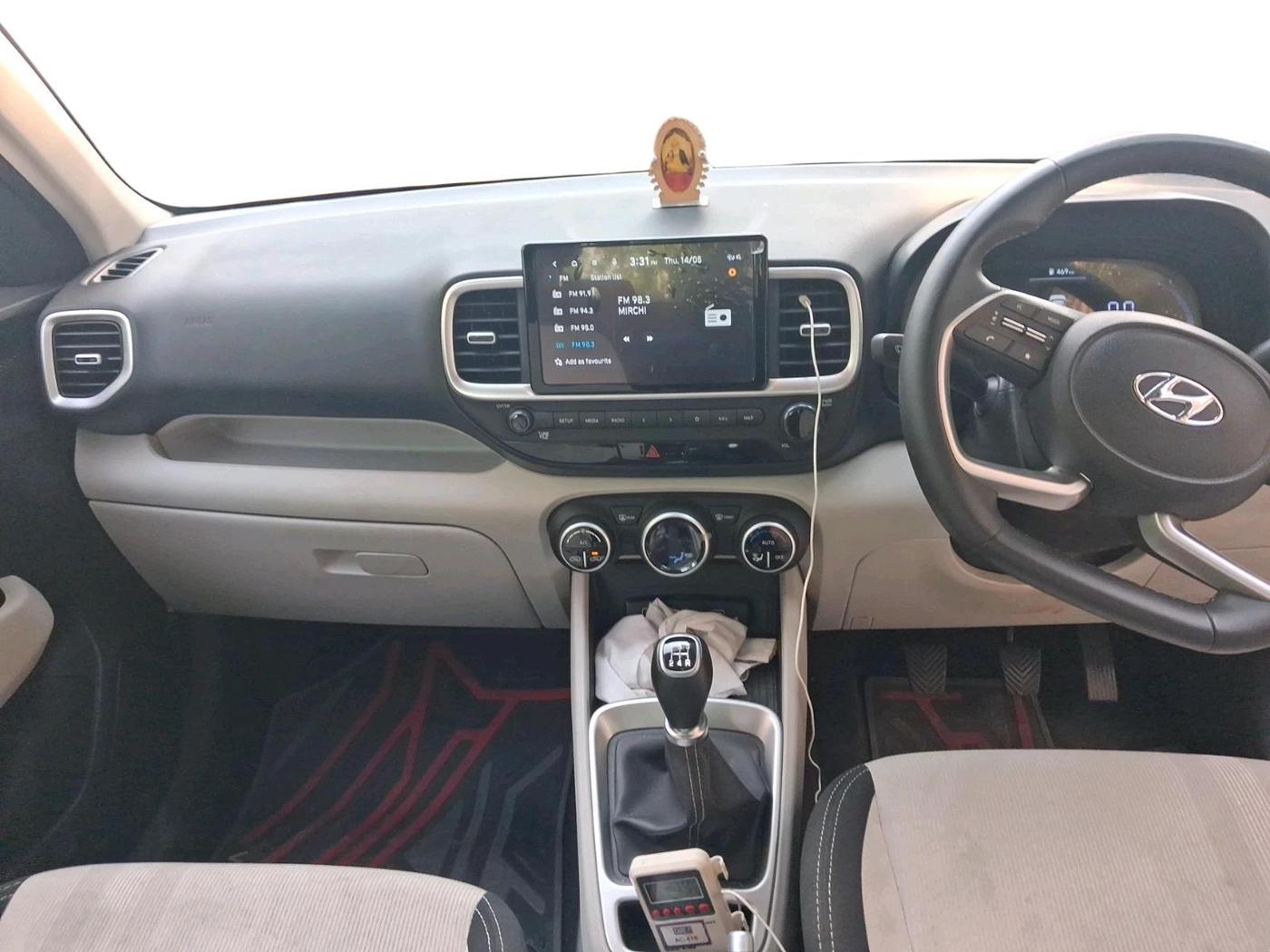 2024 Hyundai VENUE SX 1.2 PETROL, Petrol, Manual, 10,00,000 km, interior