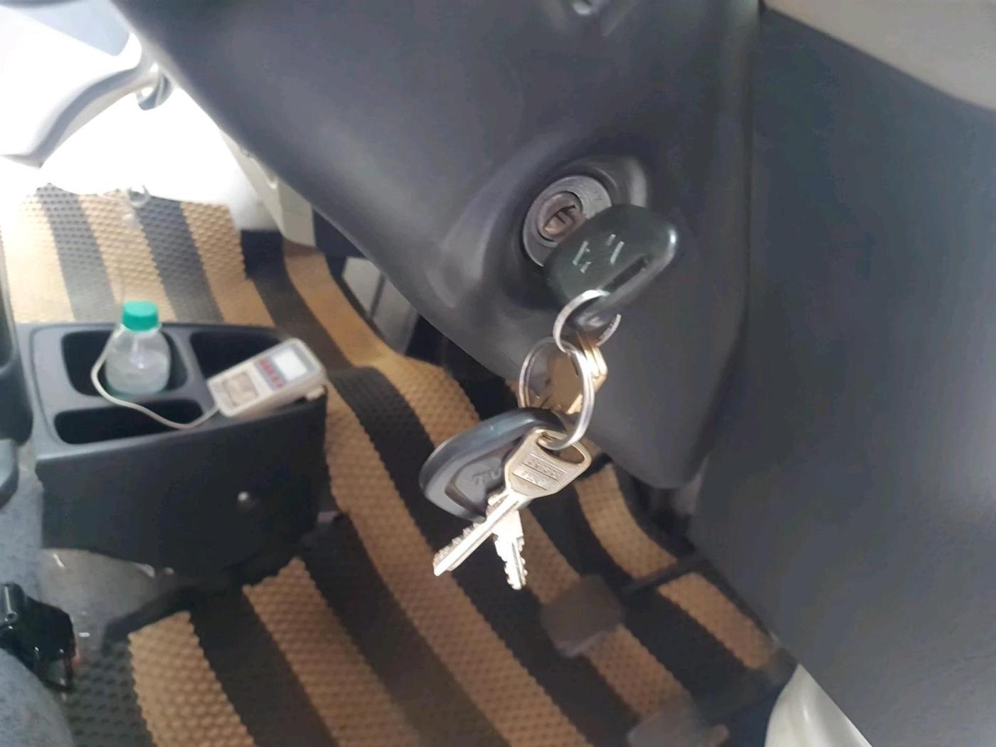 2022 Maruti Eeco 5 STR AC (O), Petrol, Manual, 16,149 km, interior