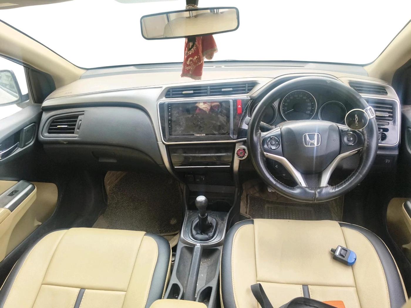2015 Honda City 1.5L I-DTEC VX, Diesel, Manual, 1,18,337 km, interior