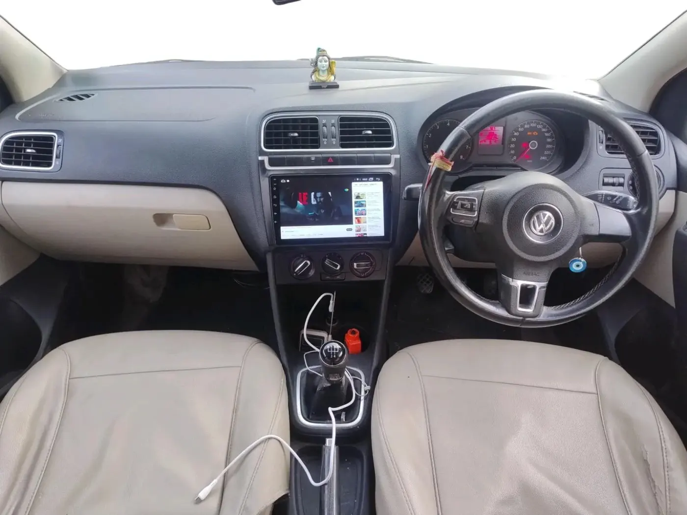2012 Volkswagen Polo HIGHLINE1.2L, Petrol, Manual, 86,214 km, interior
