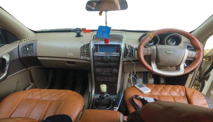 2014 Mahindra XUV500 W8, Diesel, Manual, 1,13,434 km, interior